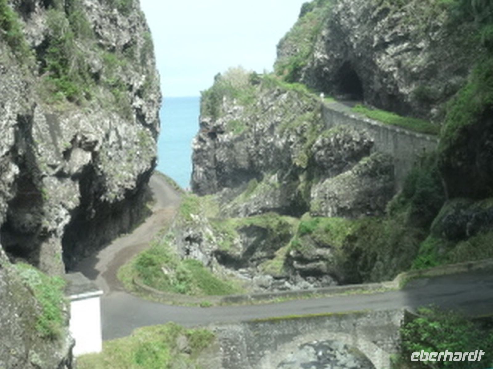 die alte Küstenstraße auf dem Wag nach Sao Vicente