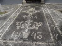 Mosaik vor dem Eingang zur Pfarrkirche 