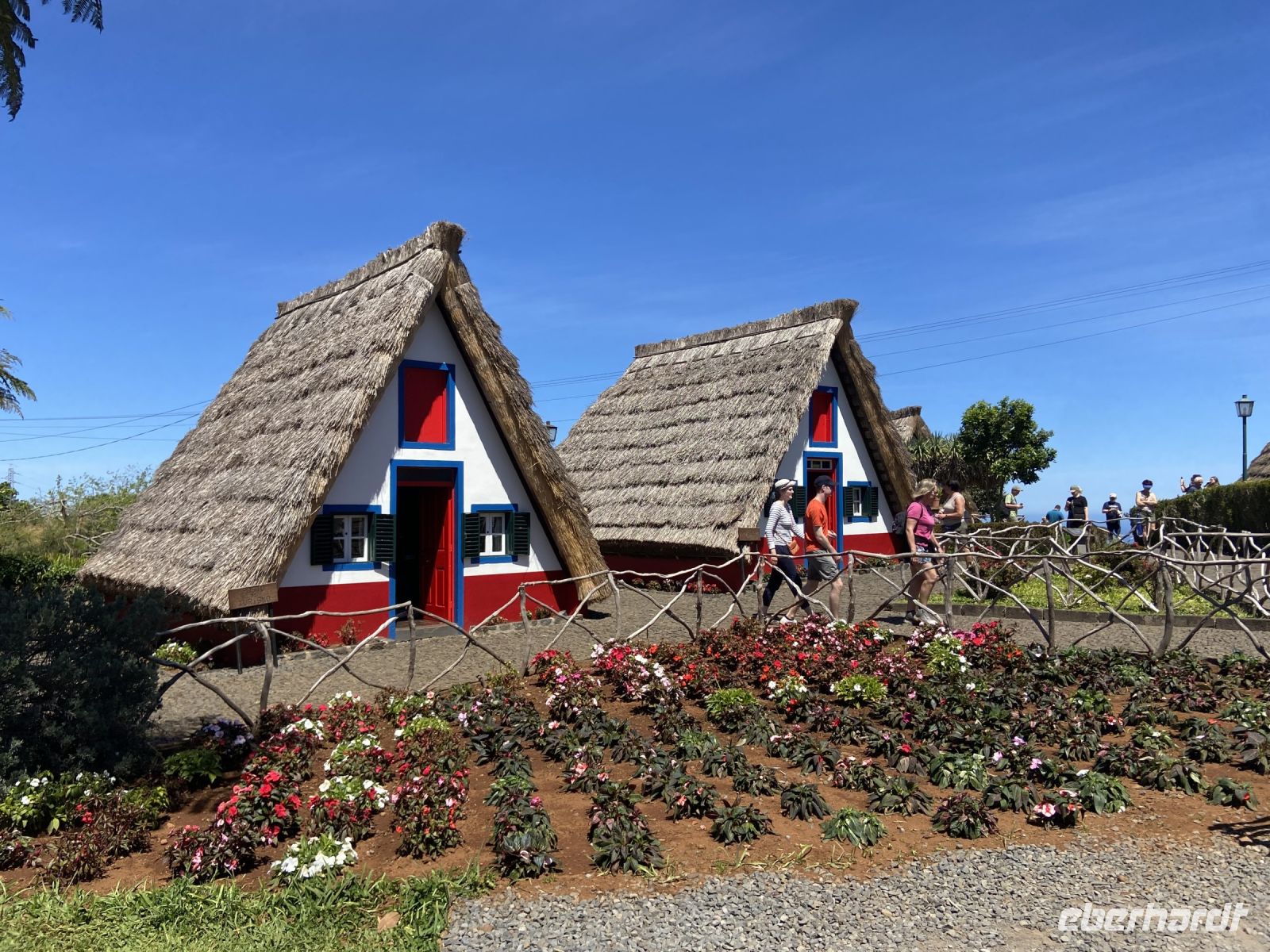 Strohgedeckte Häuser in Santana