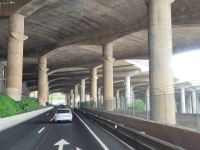 unter dem Flughafen von Madeira