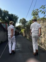 ...mit dem Korbschlitten bergab