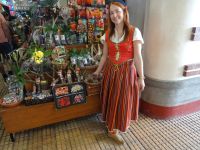 Funchal, Markthalle - Blumenverkäuferin