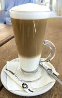 Galao - portugiesischer Milchkaffe - hmmmmmm &ndash; &copy; Simone Willner (Eberhardt TRAVEL)