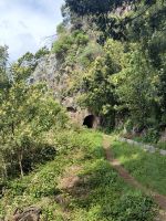 Extra für die Levada wurden Tunnel in den Fels geschlagen &ndash; &copy; Simone Willner (Eberhardt TRAVEL)