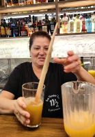 Für uns wird ein leckerer Poncha zubereitet, der Inseldrink schlechthin &ndash; &copy; Simone Willner (Eberhardt TRAVEL)