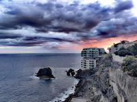 Blick auf unser Hotel am Abend &ndash; &copy; Simone Willner (Eberhardt TRAVEL)