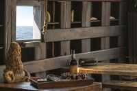 Auf dem Schiff genießen wir den Honigkuchen mit Madeira &ndash; &copy; Simone Willner (Eberhardt TRAVEL)