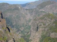Pico do Arieiro - Blick ins Nonnental &ndash; &copy; Hans-Joachim Trutz (Eberhardt TRAVEL)