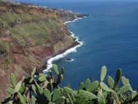 Christo Rei auf Madeira mit Blick auf Canico de Baixo &ndash; &copy; Hans-Joachim Trutz (Eberhardt TRAVEL)