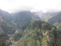 Blick vom Balcoes zu den hohen Bergen