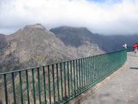 Aussichtsplattform hoch über dem Nonnental bei Eira do Serrado