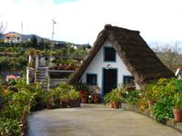 Strohgedecktes Häuschen in Santana