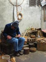 In der Korbflechterei von Camacha