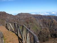 Bizarre Felsenwelt rings um den Pico do Arieiro