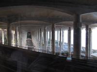 unterhalb des Flughafens