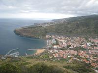 Blick vom Pico da Facho auf Machico und den Flughafen