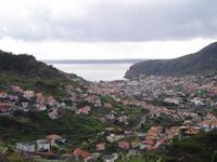 auf der Levada-Wanderung von Marocos - Blick zum Meer