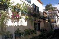 die kl. Häuschen sind hübsch geschmückt