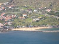 Blick auf den einzigen Sandstrand auf Madeira
