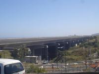 Blick auf die Landebahn des Flughafens