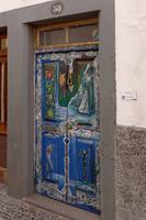 künstlerisch gestaltete Eingangstüren in Funchal