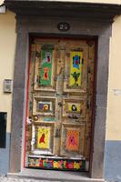 Gestaltete Türen in der Altstadt von Funchal