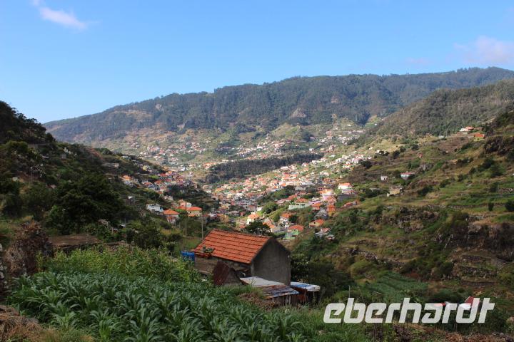 Ausblick während der Wanderung entlang der Levada von Marocos
