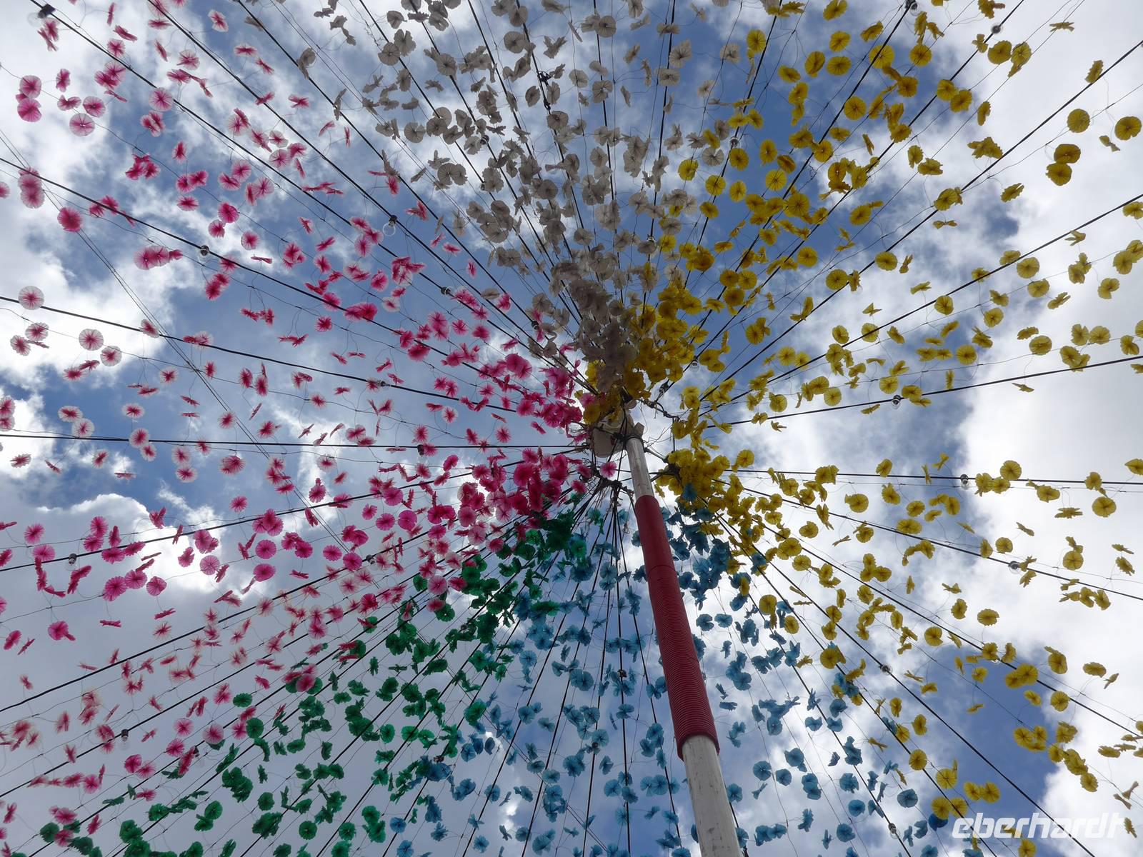 Madeira, Straßenschmuck beim Weinfest in Estreito da Camara de Lobos