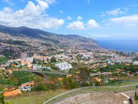 Madeira, Blick auf Funchal vom Pico dos Barcelos, auf einer Höhe von 335 Metern 