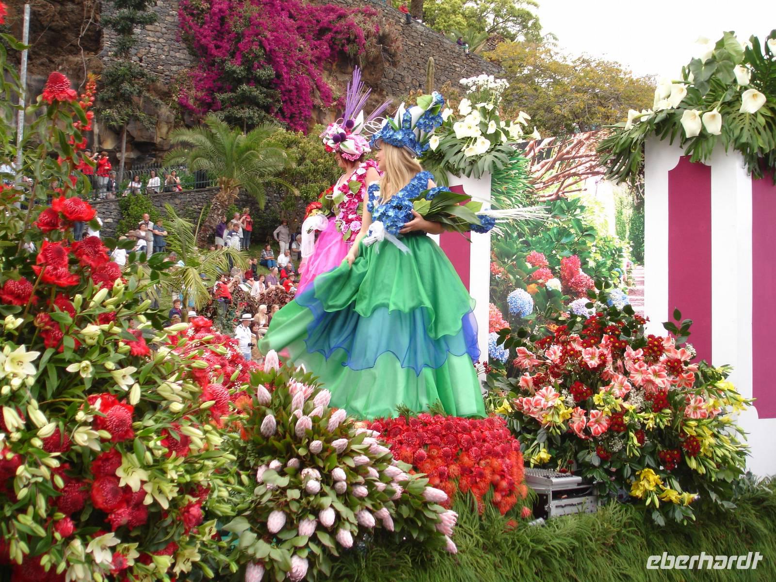 Festumzug zum Blumenfest in Funchal