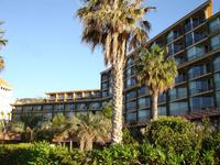 unser Hotel - Blick vom Meer