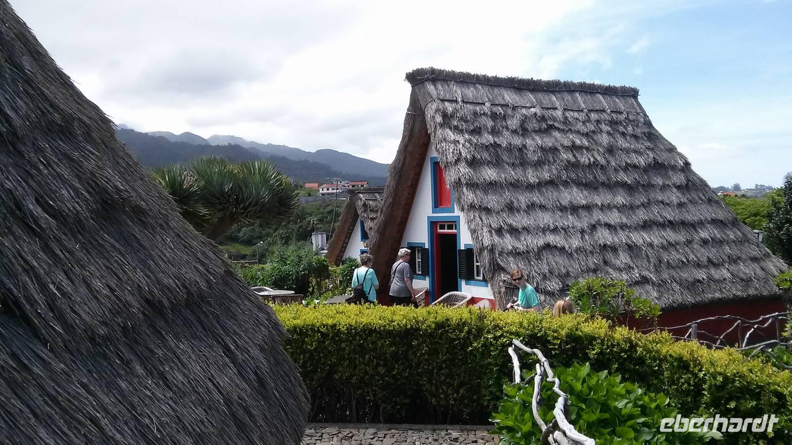 Weizenstrohdachhütte