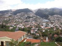 Blick vom Pico dos Barcelos auf Funchal