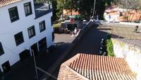 Da unten stehen die Korbschlitten und warten auf Passagiere