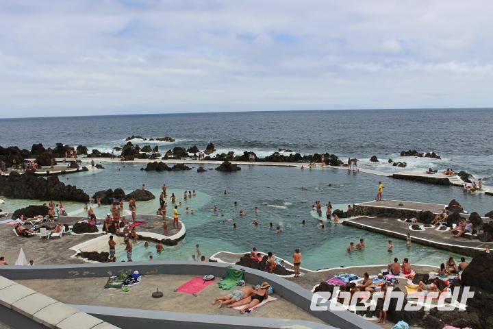 Lavaschwimmbecken in Porto Moniz