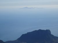 Pico do Arieiro - sogar die Nachbarinsel Porto Santo ist zu erkennen