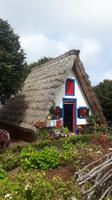 Santana - traditionelle strohgedeckte Häuser...