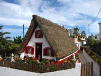 Strohgedecktes Häuschen in Santana