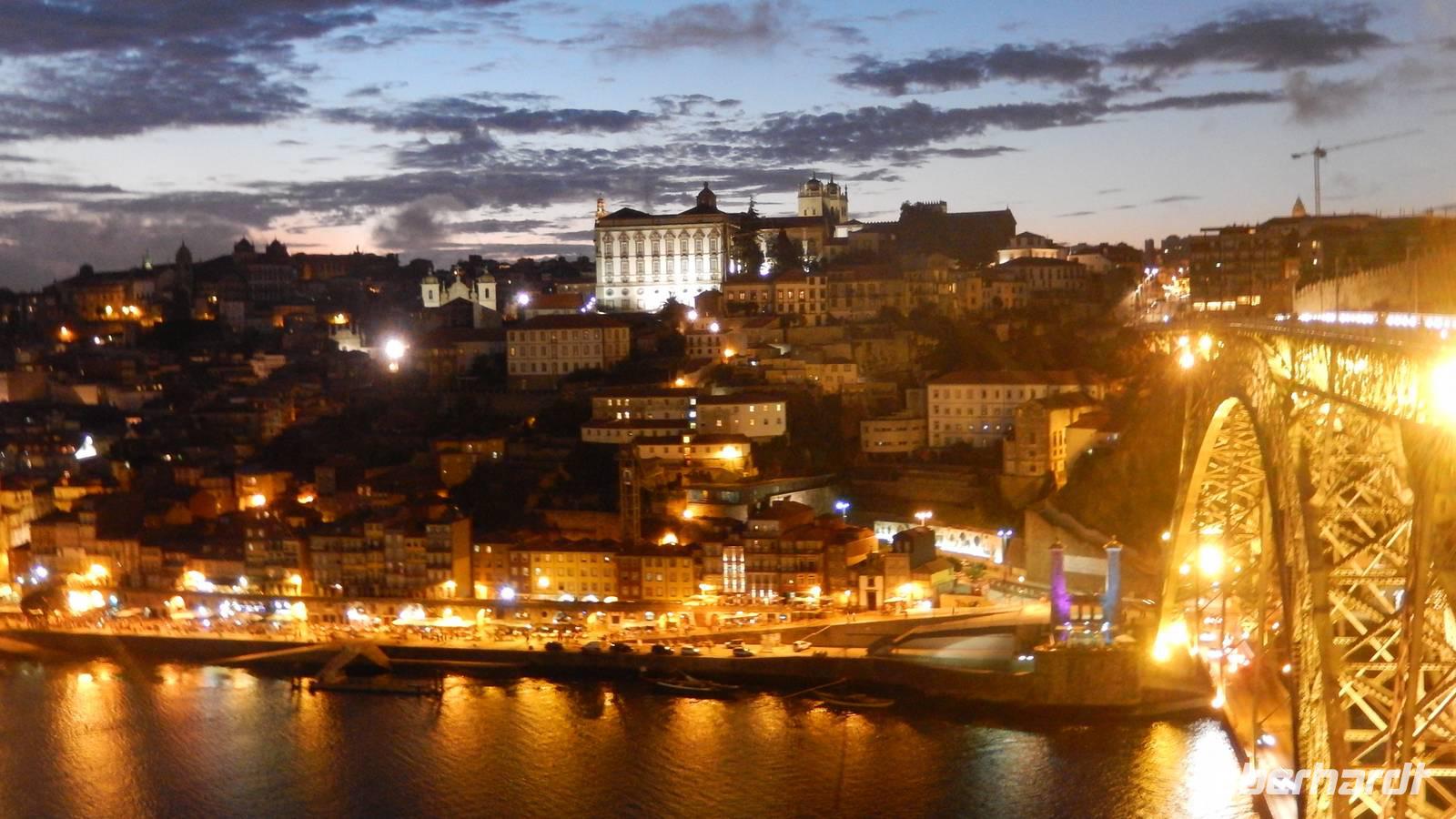 Porto bei nacht