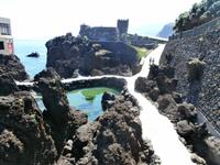 Porto Moniz Madeira-Lavabecken im Vulkangestein