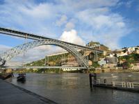 Douro mit Brücke