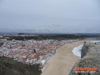 Blick auf den Strand von Nazaré