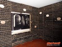 eine Nachbildung des Heiligtums mit Vintage-JahrgÃ€ngen