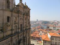 Blick von der Kathedrale Portos in die Gassen der Altstadt