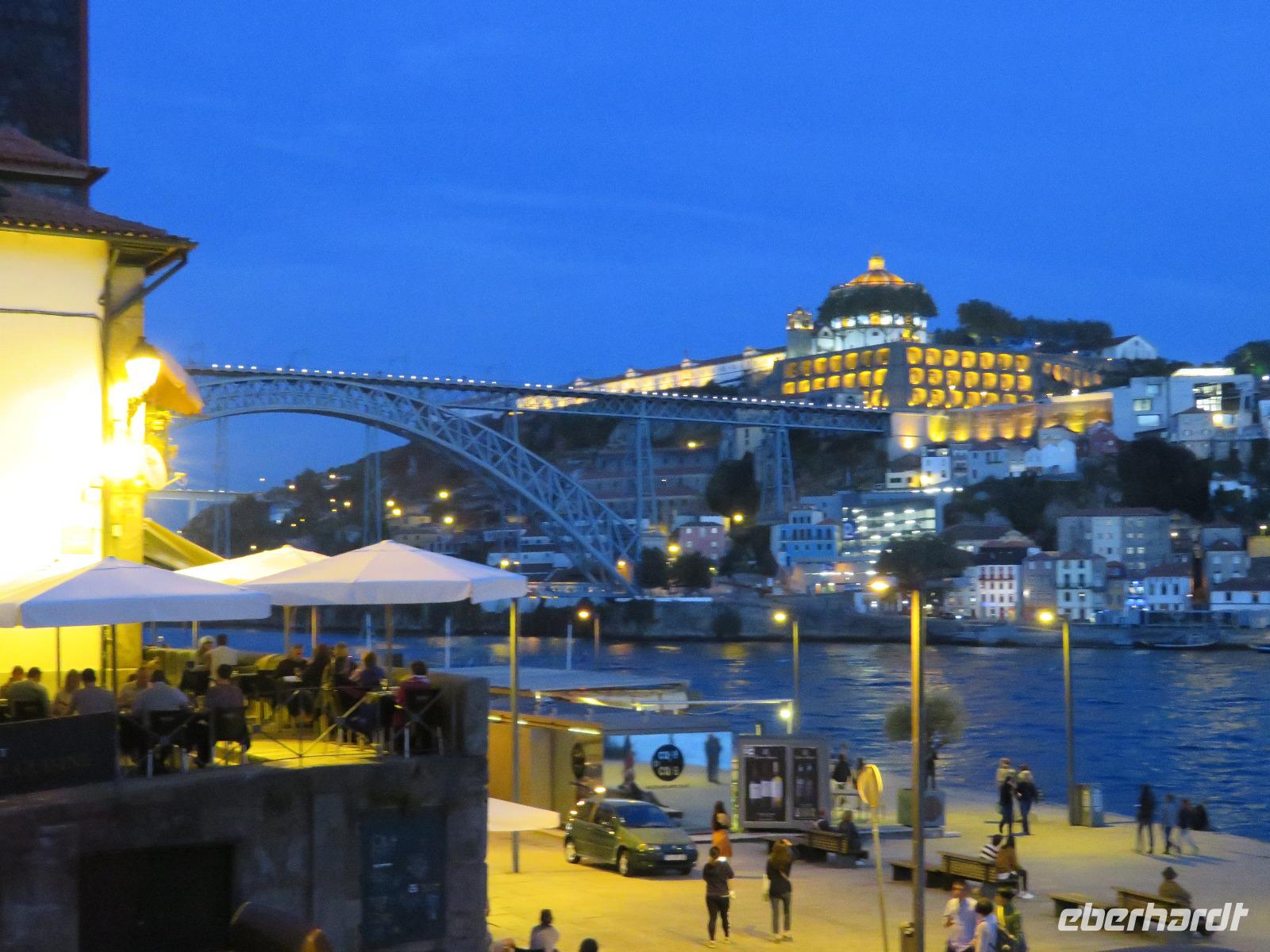 Blick auf die Brücke Ponte D. Luis 1