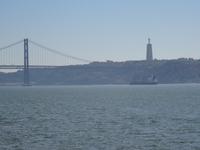 Lissabon - Blick auf die Brücke des 25.Juni + Christus Statue