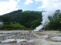 Erdlöcher am Furnas See