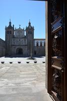 Blick von der Kirche auf die Kathedrale Viseu 