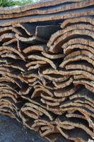 Korkfabrik: Stapel von Kork