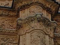 Portugal, Ausflug Salamanca/Spanien, alte Universität mit Frosch auf dem Totenkopf